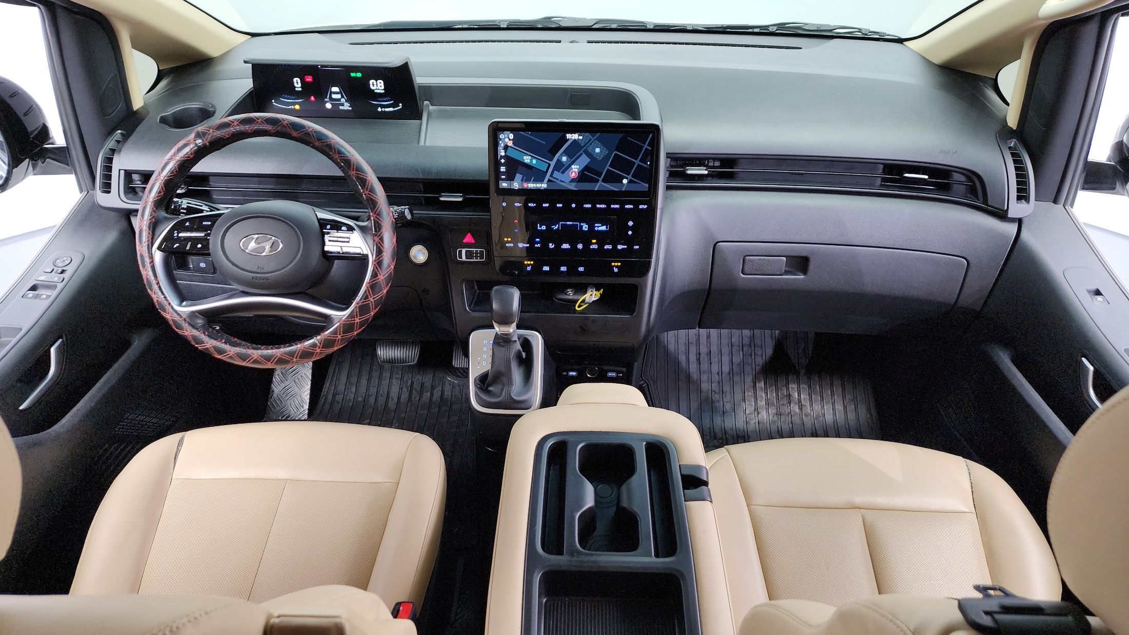 HYUNDAI STARIA 2023