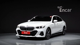 BMW 5-SERIES G60  530i xDrive M Sport 2025