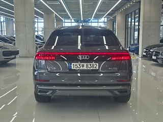 AUDI Q8 4M 2021