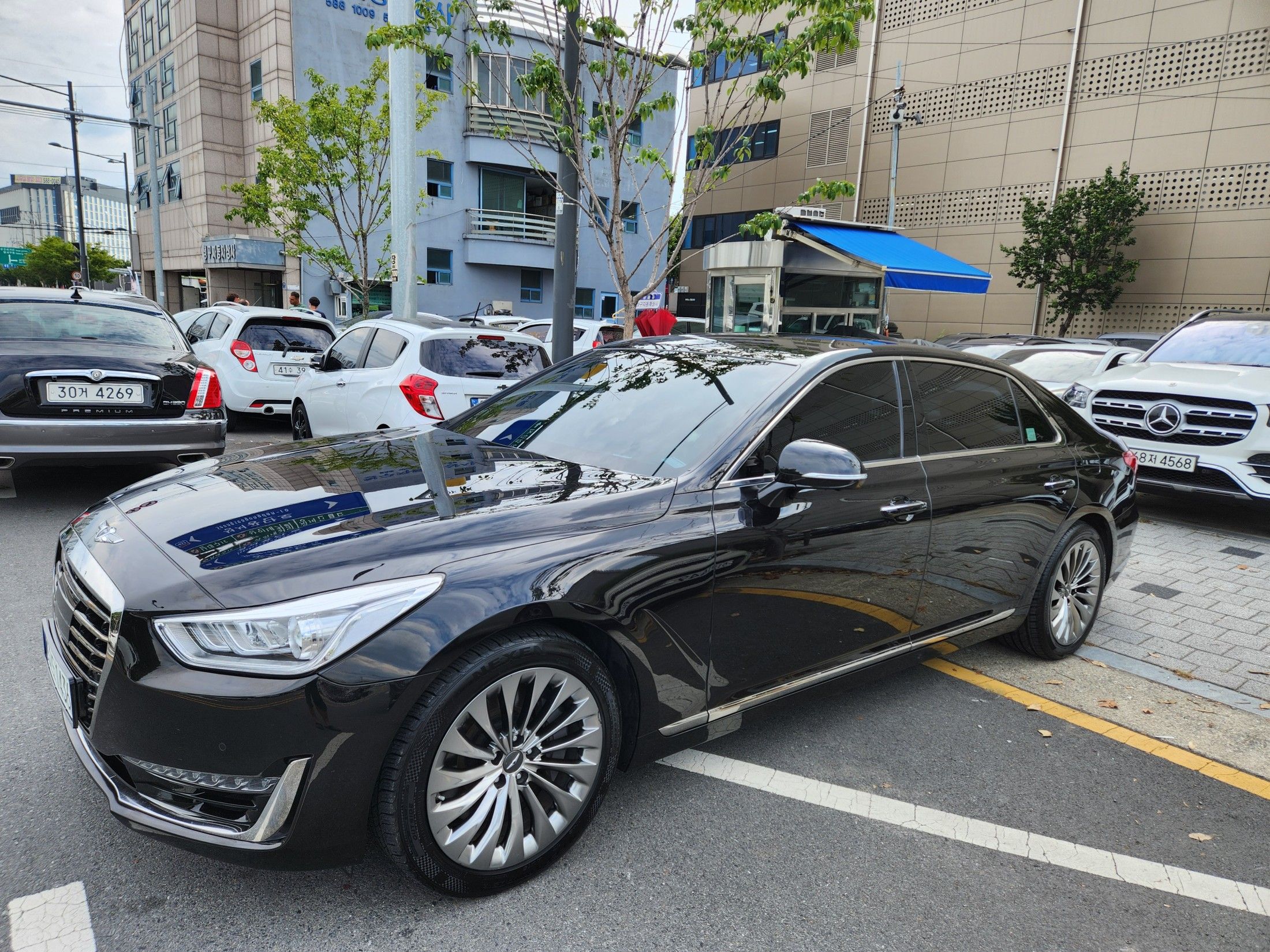 GENESIS EQ900 2018