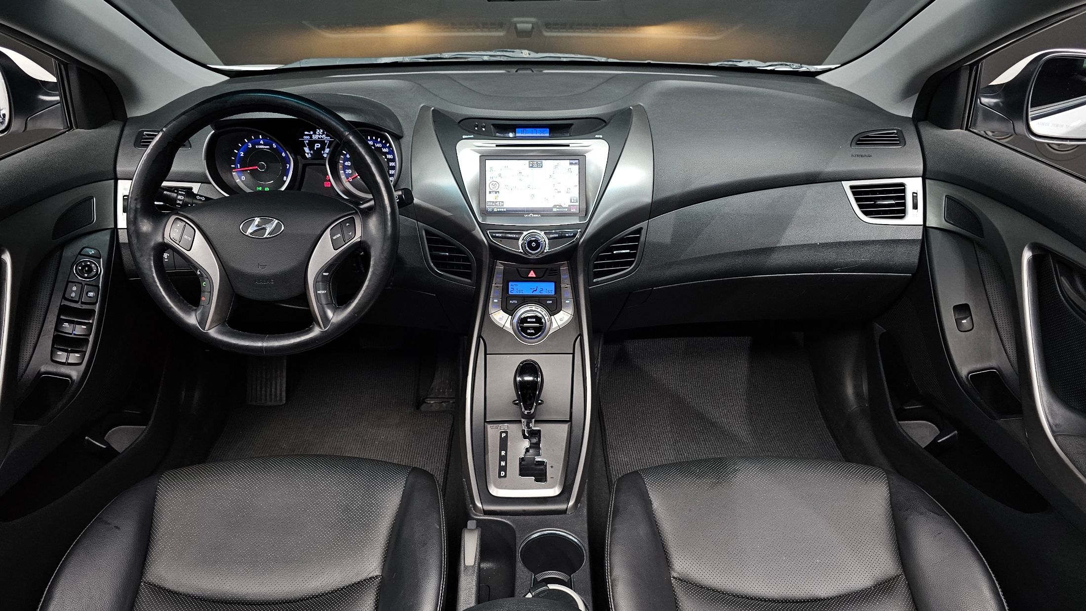 HYUNDAI AVANTE MD 2012