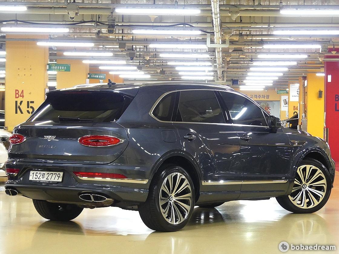 BENTLEY BENTAYGA 2022