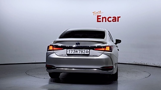 LEXUS ES300H 2020