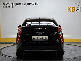 TOYOTA PRIUS  4 GENERATION 1.8 E 2018