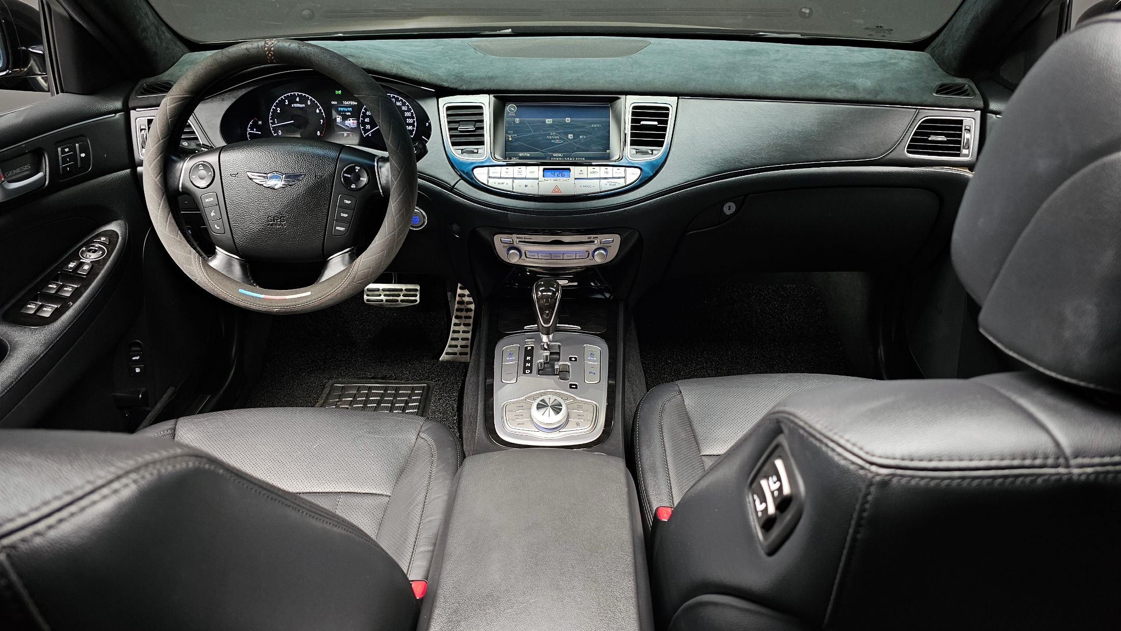 HYUNDAI GENESIS 2013