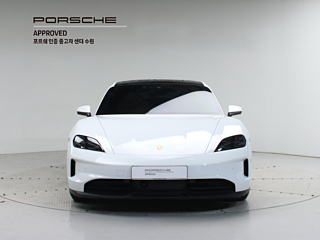 PORSCHE TAYCAN 2024