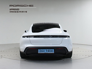 PORSCHE TAYCAN 2024