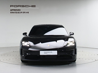 PORSCHE TAYCAN 2024