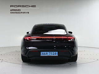 PORSCHE TAYCAN 2024
