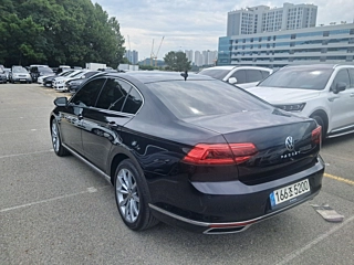 VOLKSWAGEN PASSAT GT B8 2022