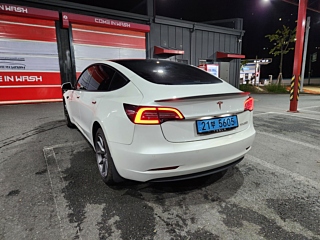 TESLA MODEL 3 2021