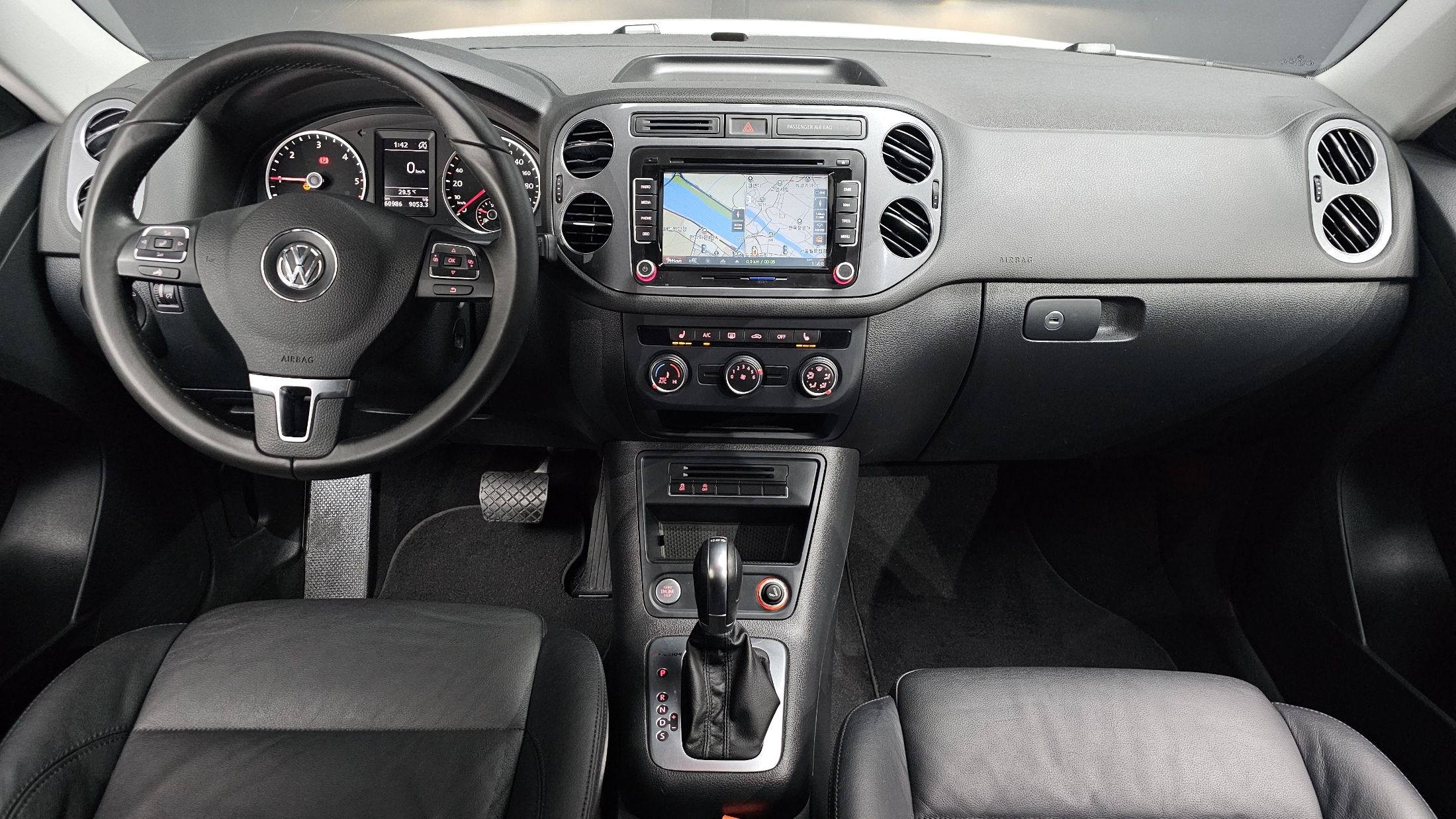 VOLKSWAGEN TIGUAN 2016
