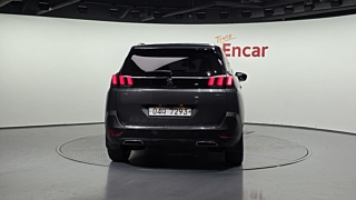 PEUGEOT 5008 2019
