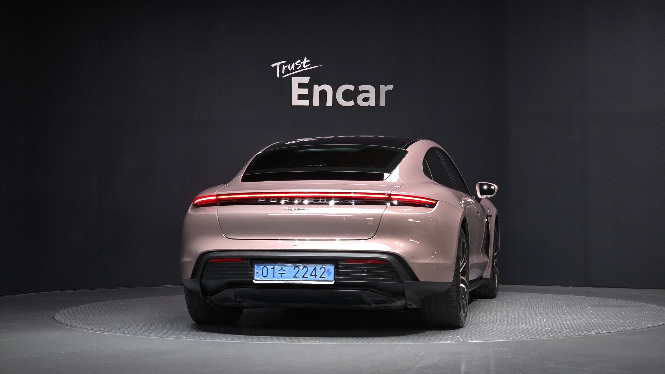 PORSCHE TAYCAN 2022