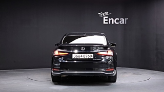 LEXUS ES300H  7 GENERATION Executive 2024
