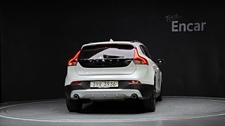 VOLVO V40 CROSS COUNTRY 2018