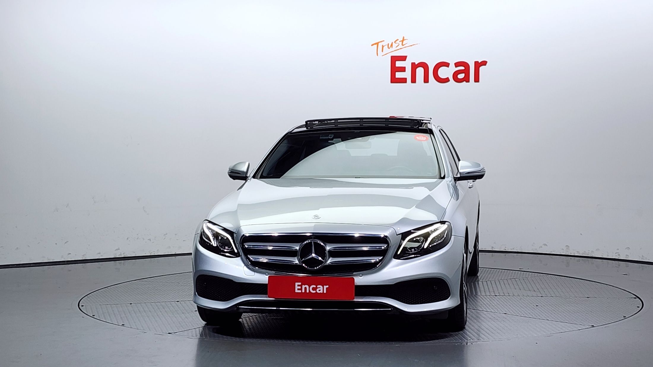 MERCEDES BENZ E-CLASS W213 2016