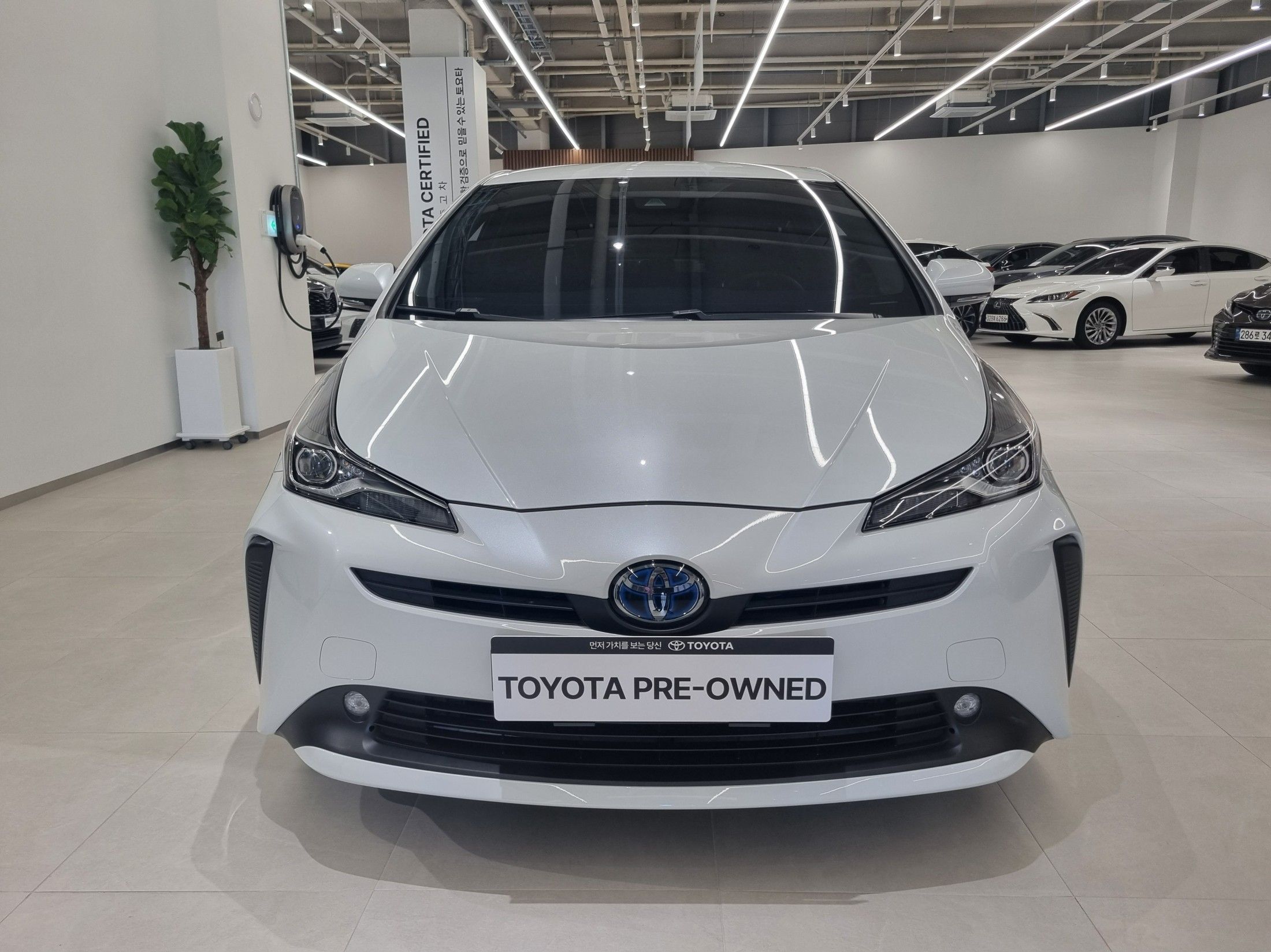 TOYOTA PRIUS 2021
