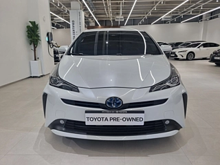 TOYOTA PRIUS 2021