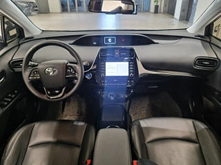TOYOTA PRIUS 2021