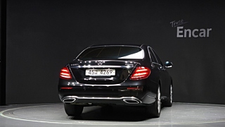 MERCEDES BENZ E-CLASS W213 2017
