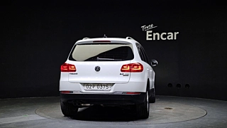 VOLKSWAGEN TIGUAN 2016