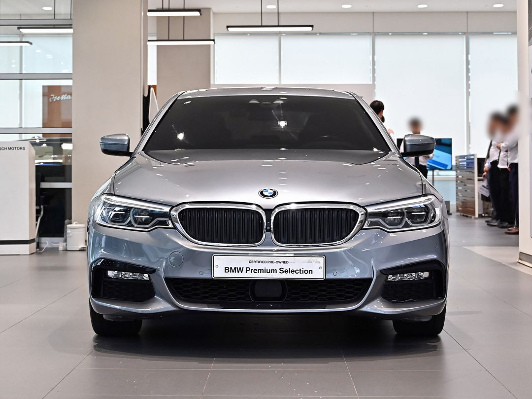 BMW 5-SERIES G30 2017