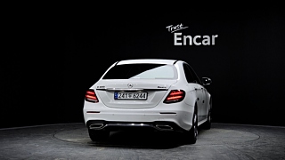 MERCEDES BENZ E-CLASS W213 2020