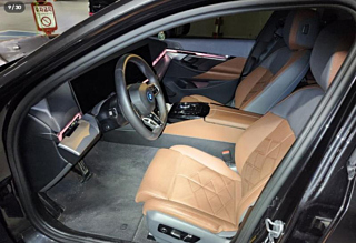 BMW 5-SERIES G60  530e xDrive M Sport 2025