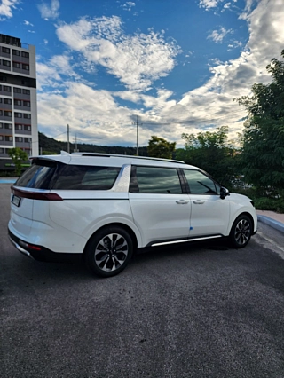 KIA CARNIVAL 2023