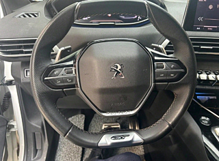 PEUGEOT 5008 2022
