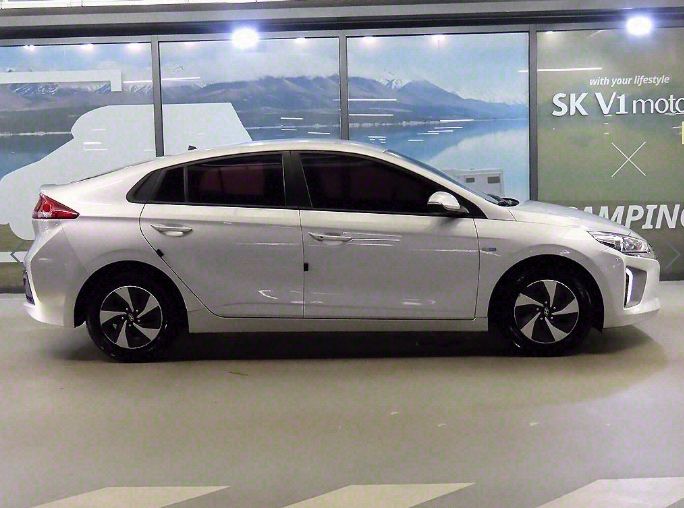 HYUNDAI IONIQ HYBRID 2018