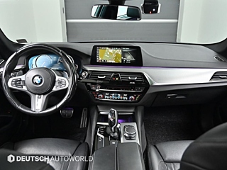 BMW 5-SERIES G30 2018