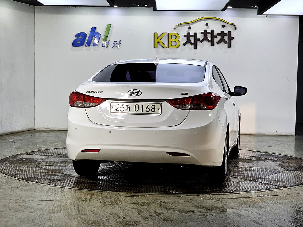 HYUNDAI AVANTE MD 2013