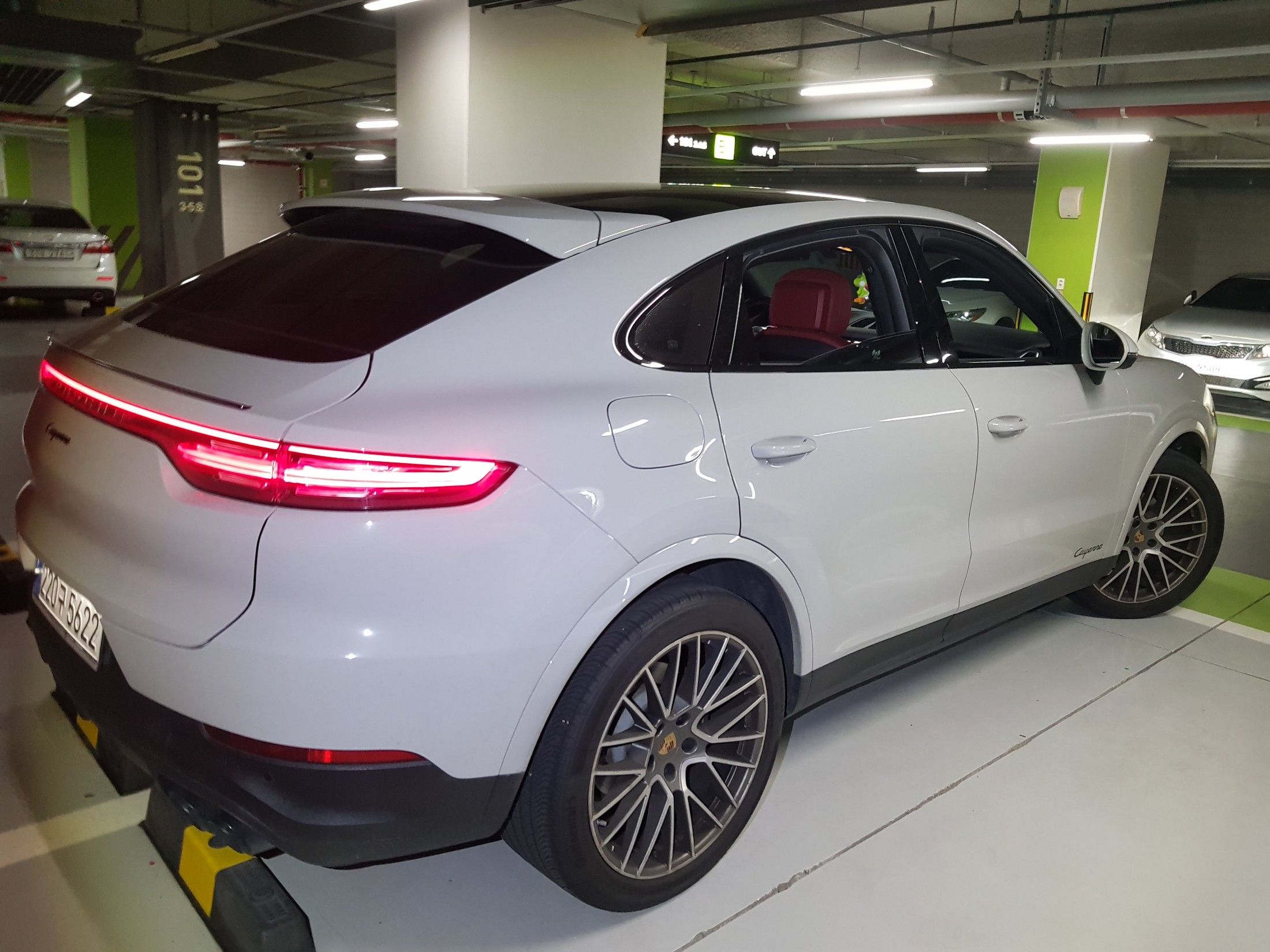 PORSCHE CAYENNE PO536 2023