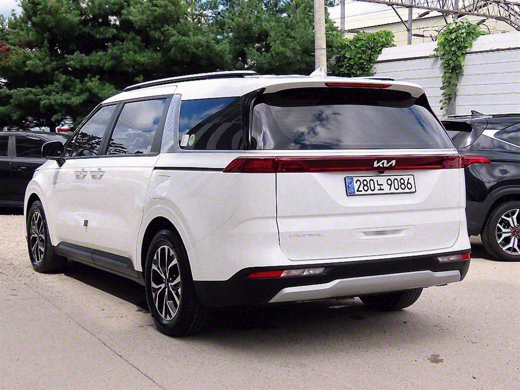 KIA CARNIVAL 2023