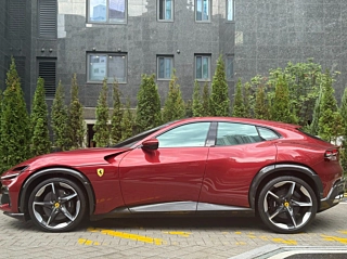 FERRARI PUROSANGUE  2024