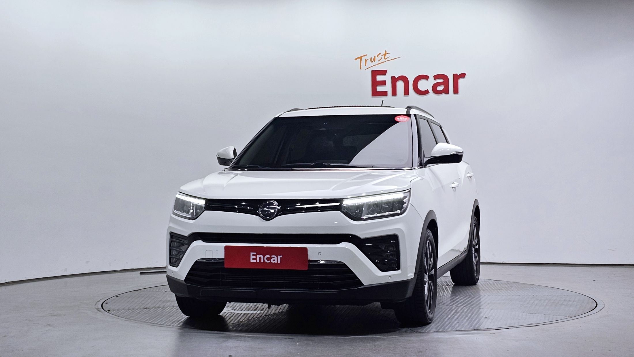SSANGYONG TIVOLI VERY NEW 2021
