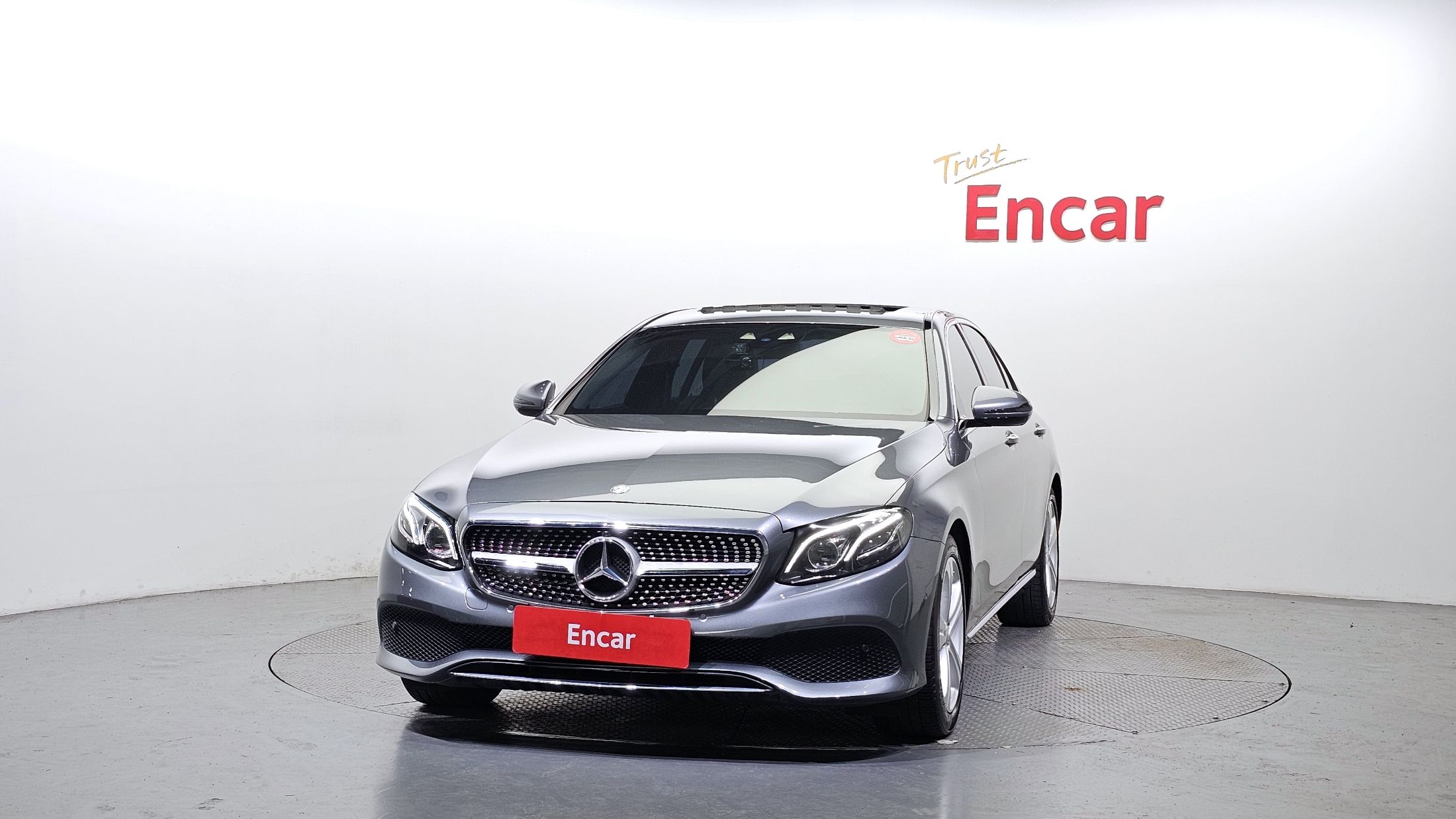 MERCEDES BENZ E-CLASS W213 2016