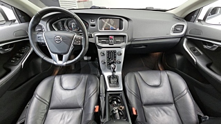 VOLVO V40 2017