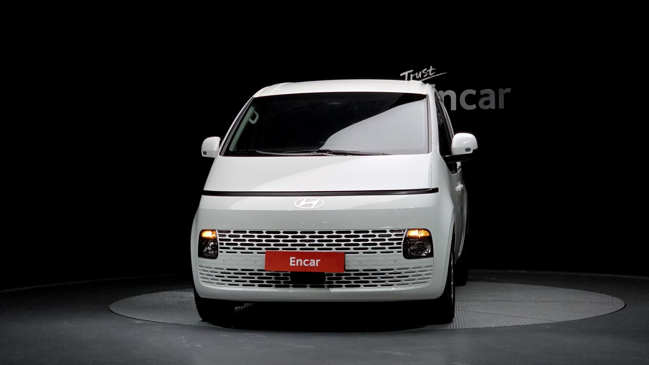 HYUNDAI STARIA 2024