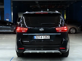 KIA CARNIVAL 2018