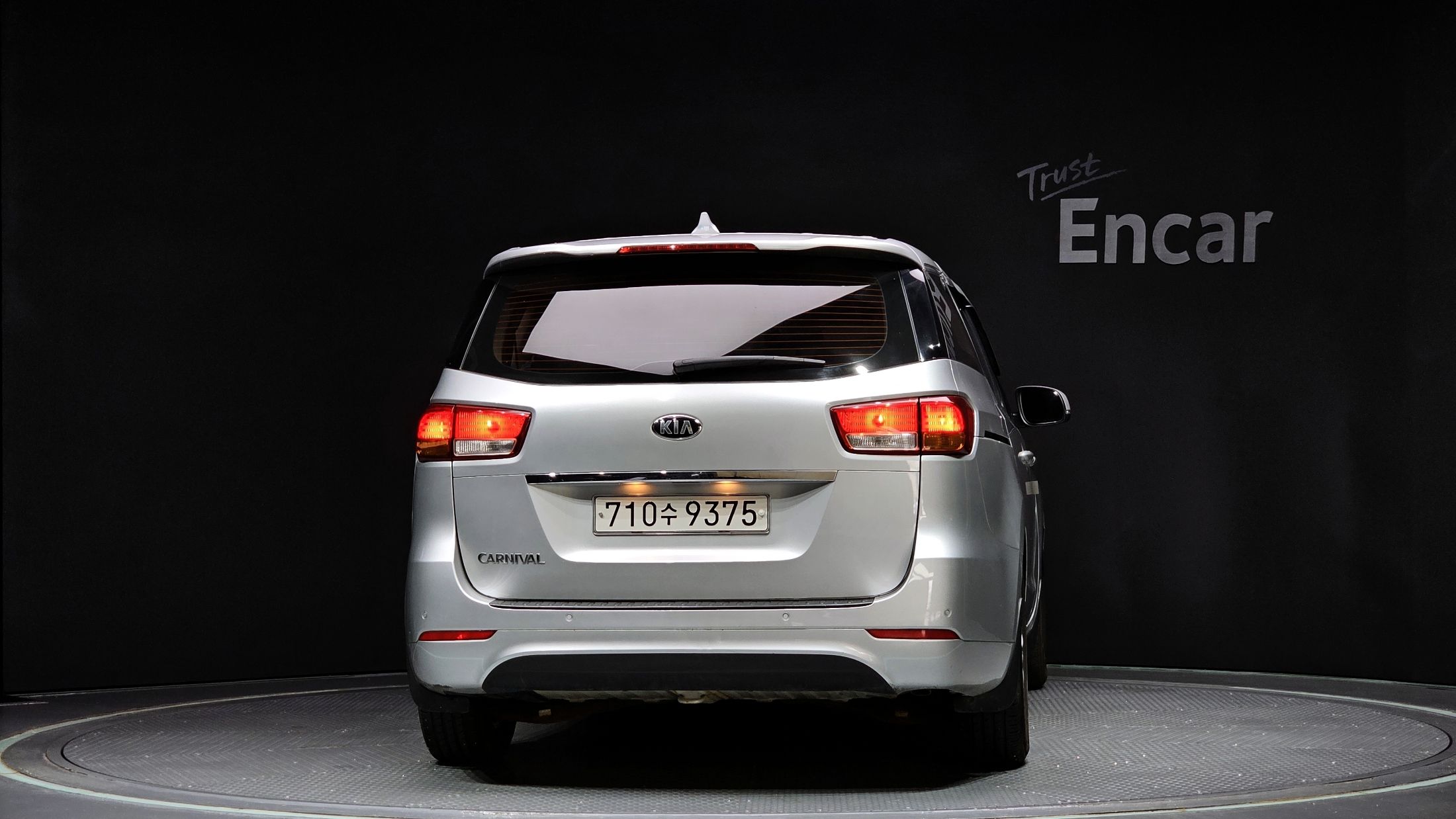 KIA CARNIVAL 2014