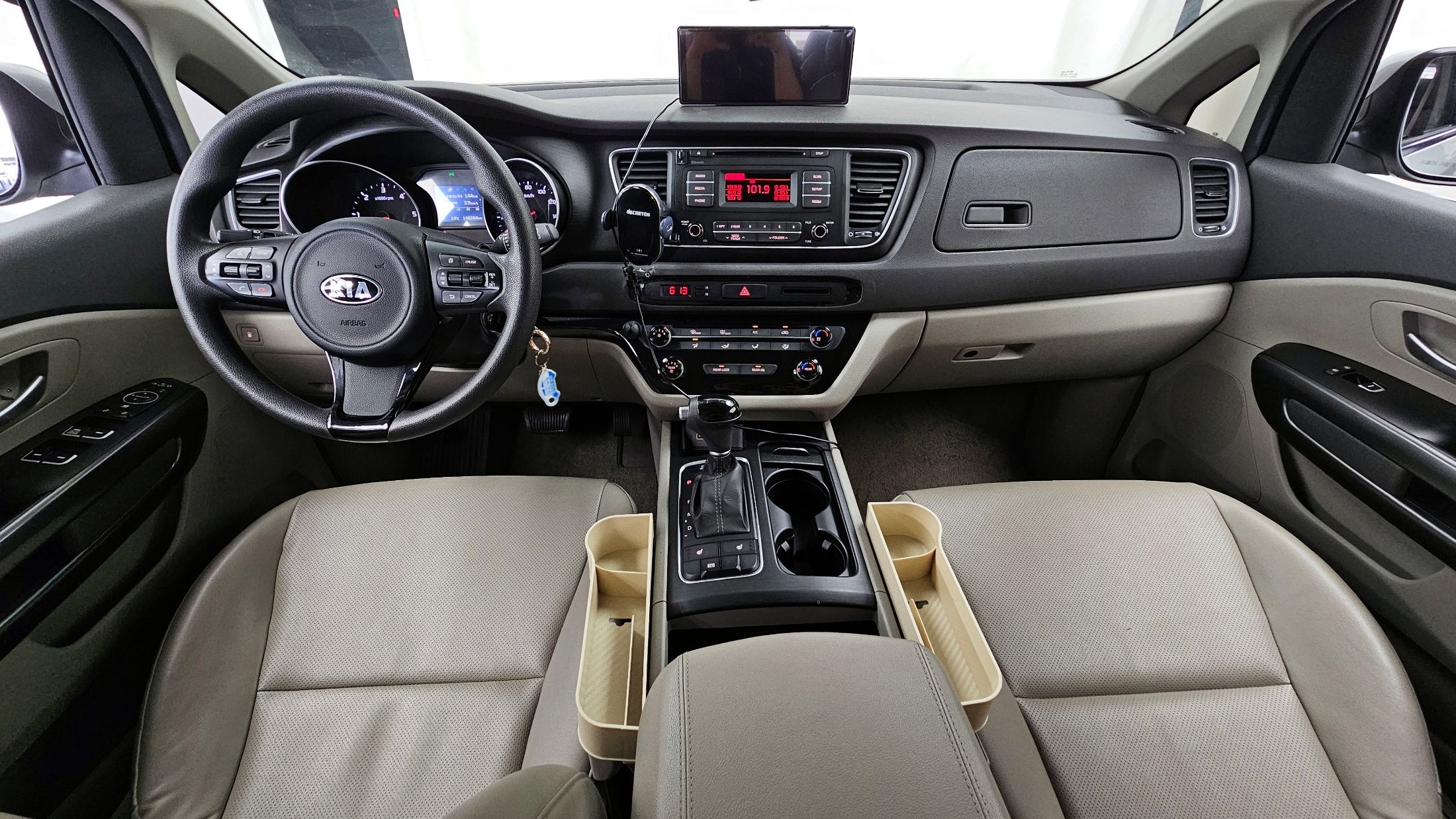 KIA CARNIVAL 2014