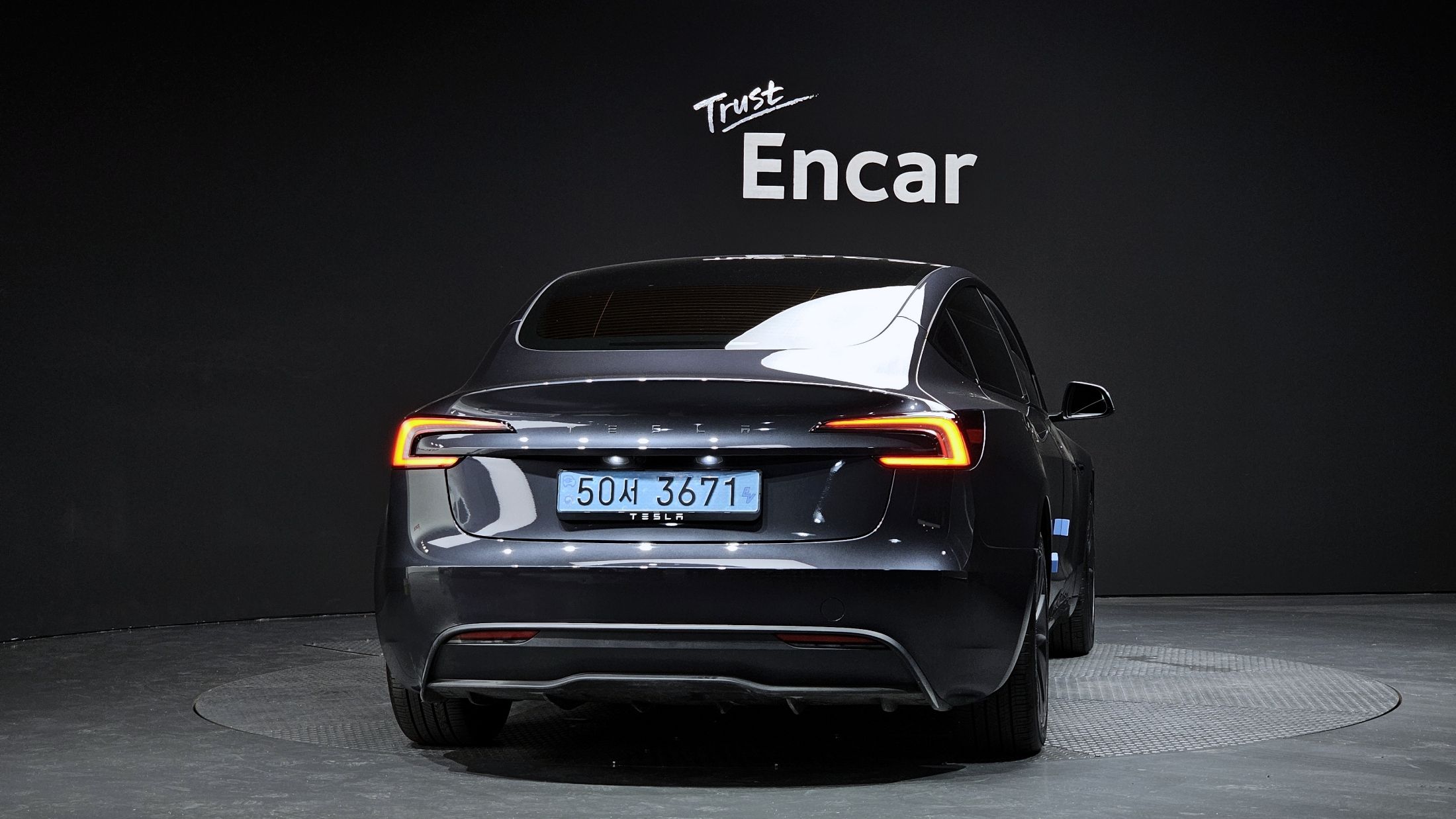 TESLA MODEL 3 2025