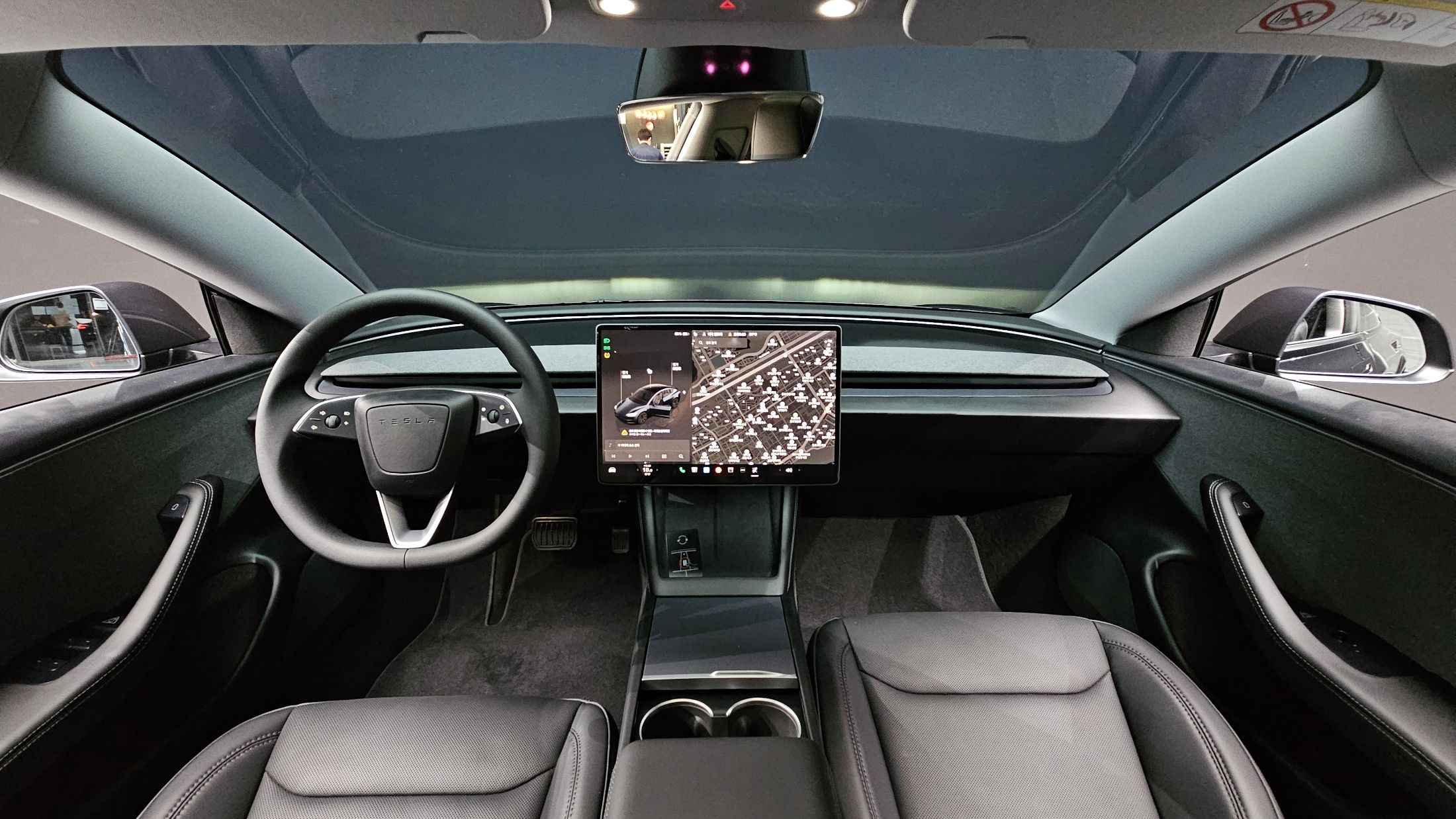 TESLA MODEL 3 2025