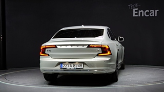VOLVO S90 2022