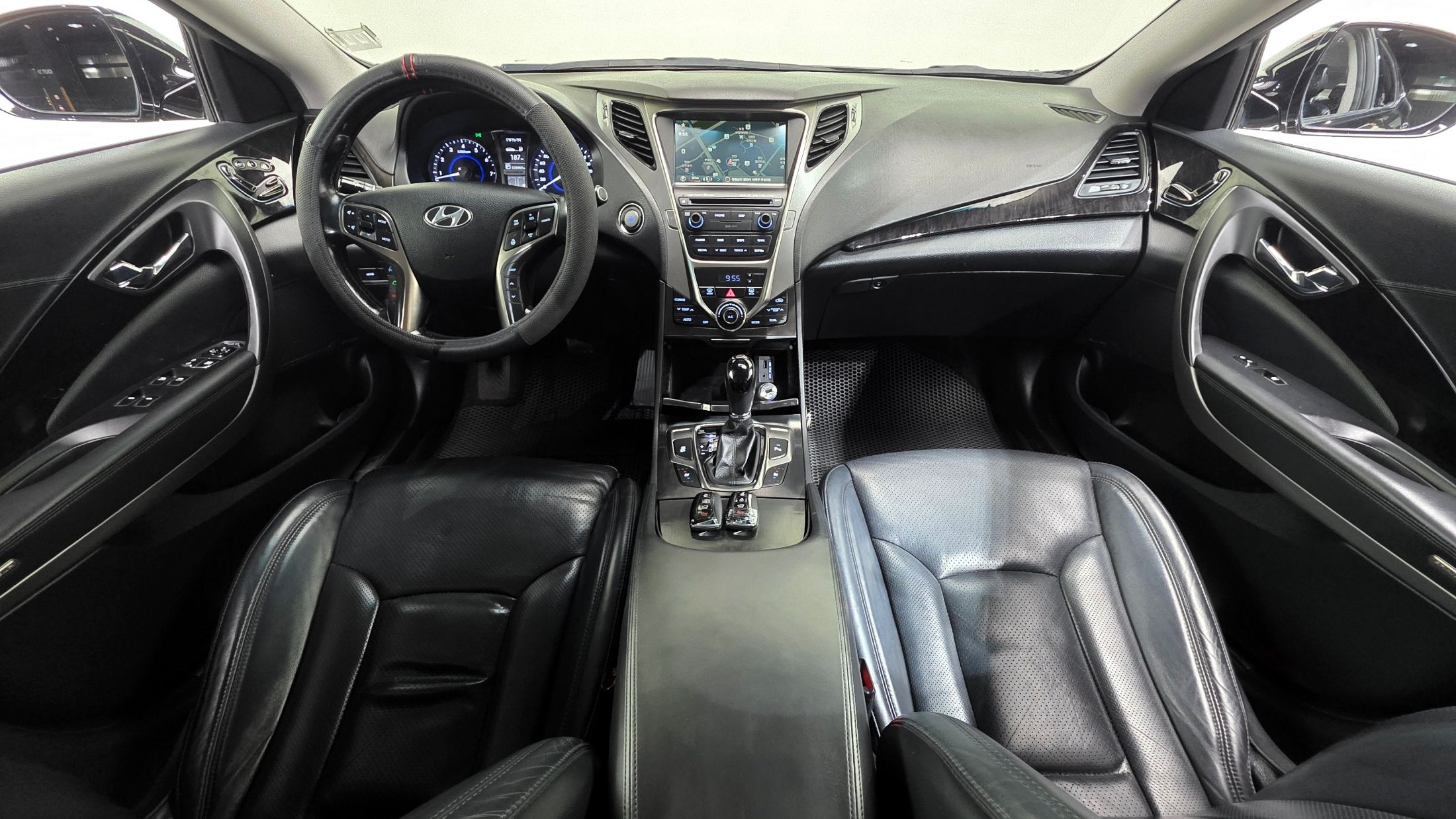 HYUNDAI GRANDEUR HG 2013