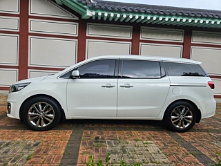 KIA CARNIVAL 2016