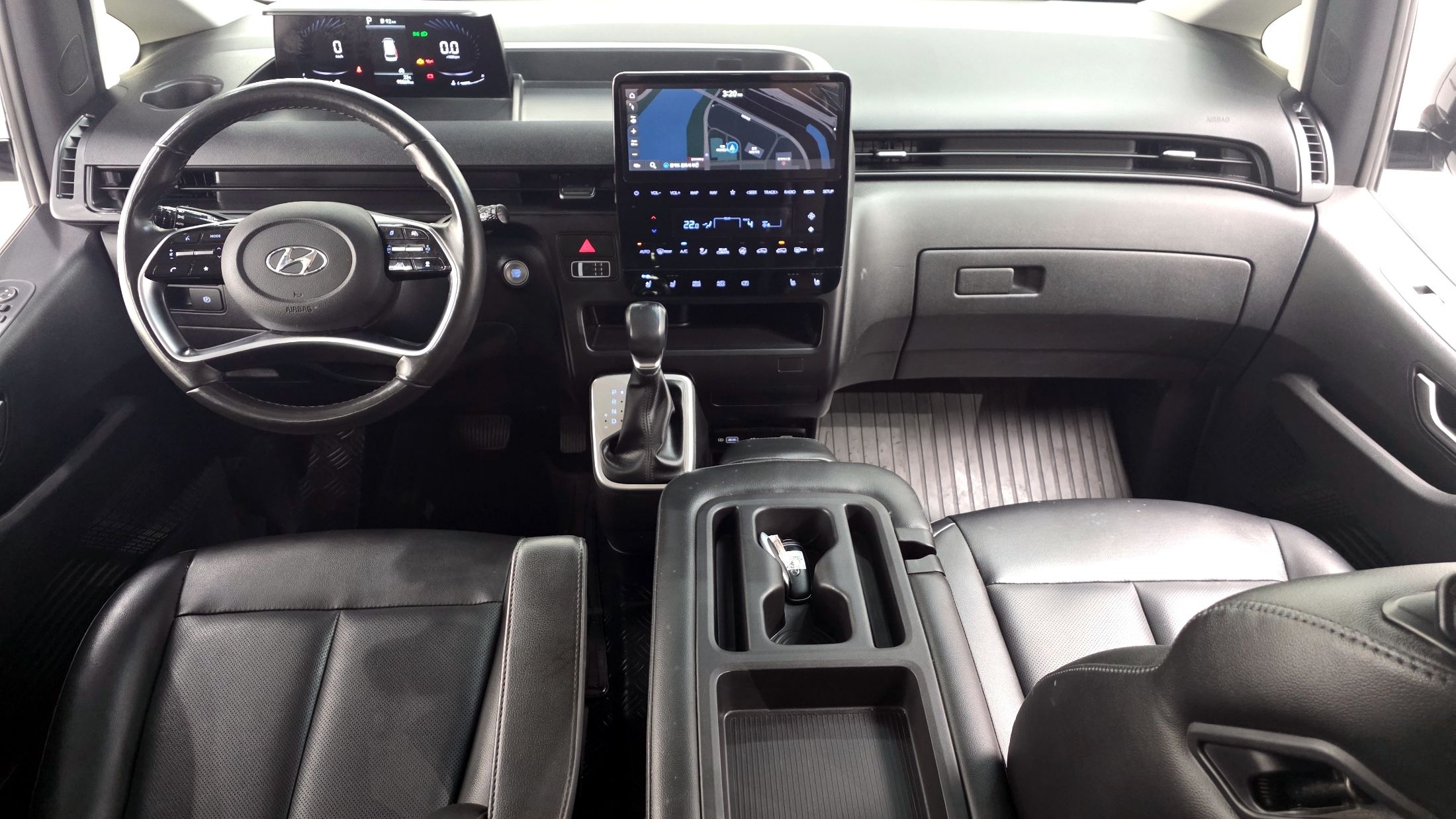 HYUNDAI STARIA 2021